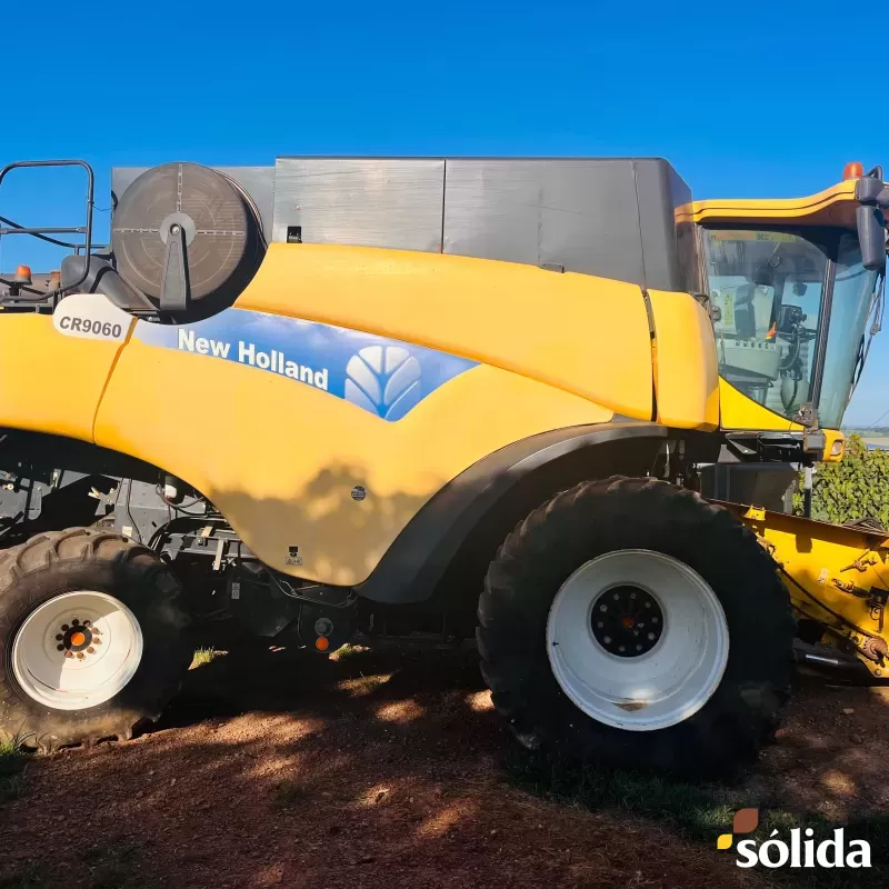 Colheitadeira New Holland CR 9060 Ano 2011 C/Prazo