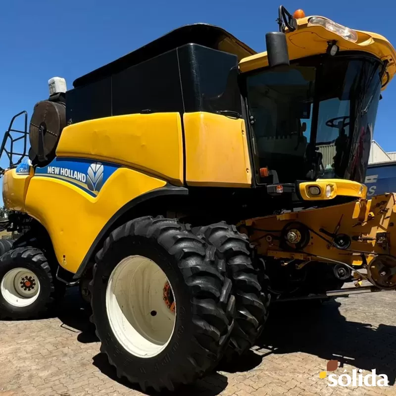 Colheitadeira New Holland CR 6080 Ano 2014 C/prazo