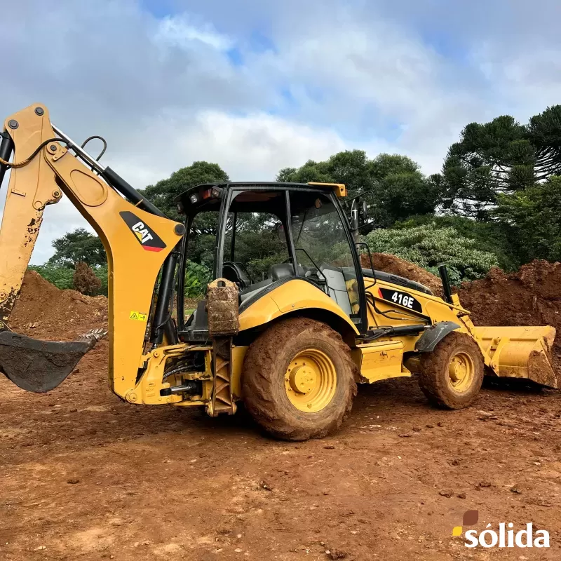 Retroescavadeira Caterpillar 416E Ano 2014