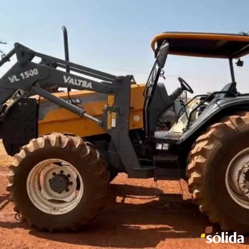 Trator Valtra BM 125i Ano 2013